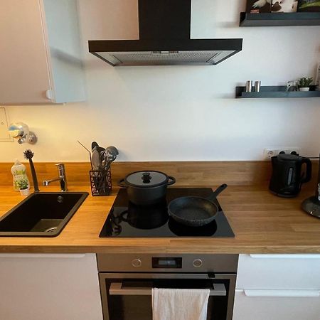 Moderne 2-Zimmer-Wohnung Mit Atemberaubender Skyline Aussicht Auf Frankfurt! Steinbach im Taunus Exterior foto
