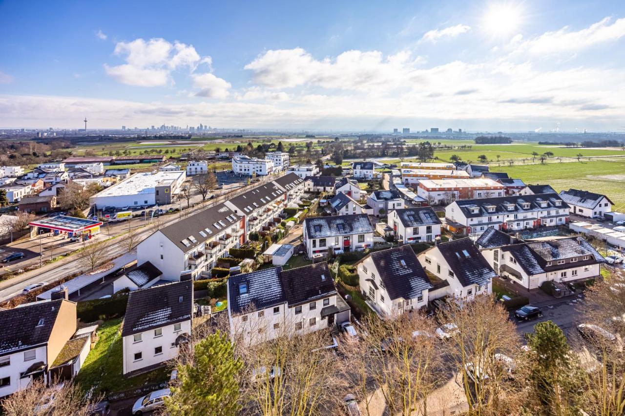 Moderne 2-Zimmer-Wohnung Mit Atemberaubender Skyline Aussicht Auf Frankfurt! Steinbach im Taunus Exterior foto