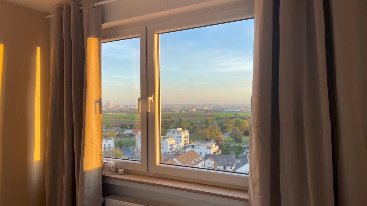 Moderne 2-Zimmer-Wohnung Mit Atemberaubender Skyline Aussicht Auf Frankfurt! Steinbach im Taunus Exterior foto